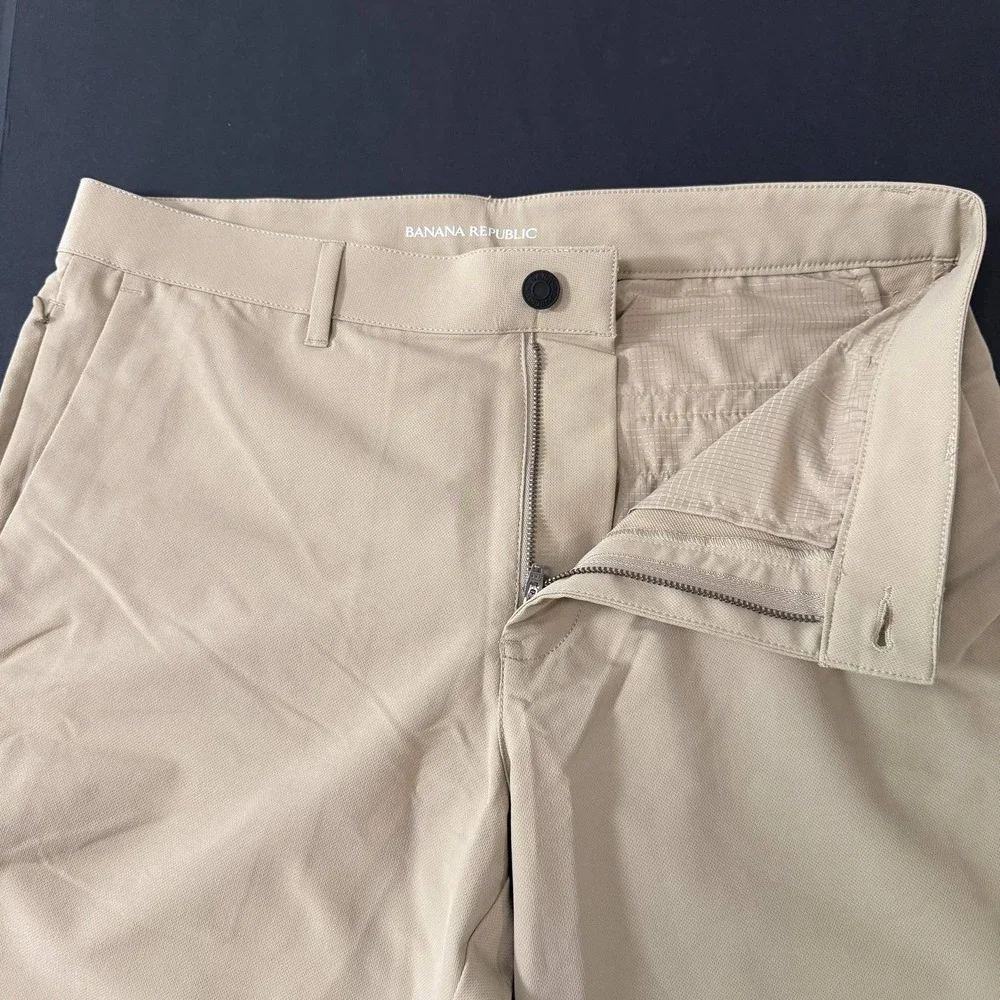 Banana Republic Mens Core Temp Performance Chino Pants Khaki Tan Size 32